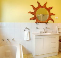 Burra by the Beach - Lightning Ridge Tourism
