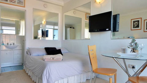 Beach Studio On Bombo - Lightning Ridge Tourism 2