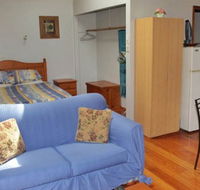 Bluegums Cabins - Lightning Ridge Tourism