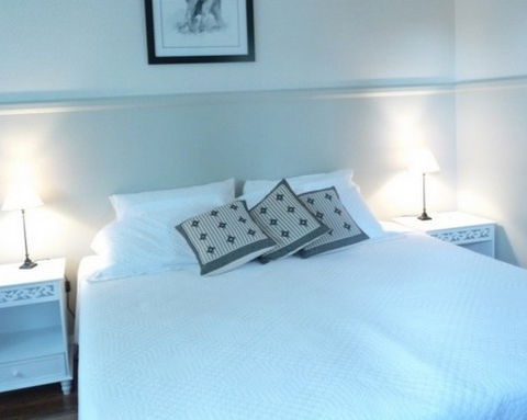 A Room With A View- Gloucester - Lightning Ridge Tourism 1