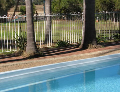 Cessnock Wine Country Caravan Park - Lightning Ridge Tourism 0