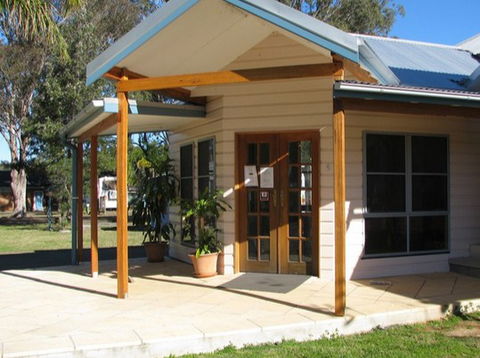 Cessnock Wine Country Caravan Park - Lightning Ridge Tourism 3