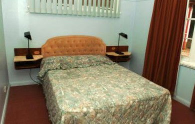 Blackheath Holiday Cabins - Lightning Ridge Tourism 1