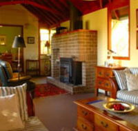 Broomelea - Lightning Ridge Tourism