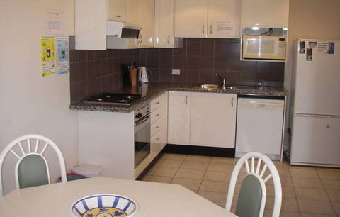 A Beach House Near Manly - Lightning Ridge Tourism 3