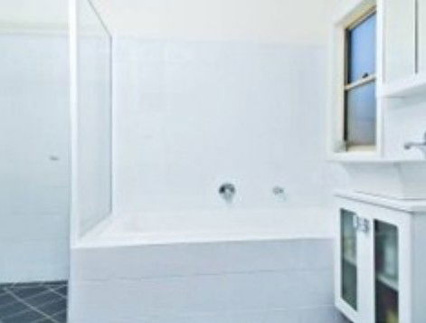 A Beach House Near Manly Two - Lightning Ridge Tourism 2