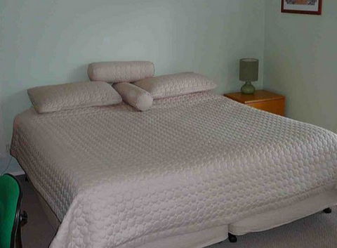 A Beach House Near Manly Two - Lightning Ridge Tourism 3