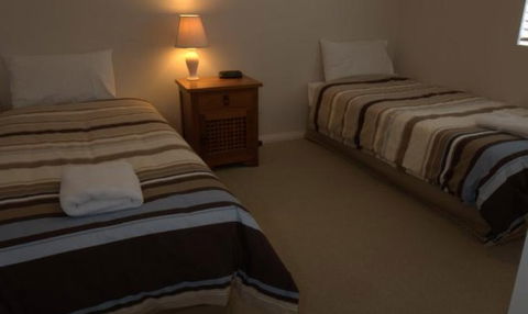 Avoca Palms Resort - Lightning Ridge Tourism 2