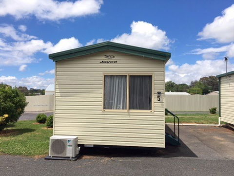 Canobolas Caravan Park - Lightning Ridge Tourism 4