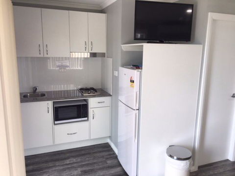 Canobolas Caravan Park - Lightning Ridge Tourism 8