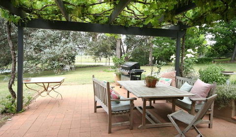 A Church And Homestead In Mudgee - Lightning Ridge Tourism 4