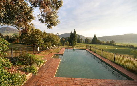 A Church And Homestead In Mudgee - Lightning Ridge Tourism 5