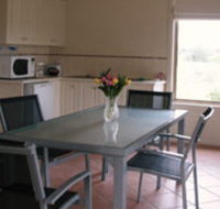 Burns B and B and Yabby Farm - Lightning Ridge Tourism