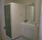 Bucasia Holiday Villa - Lightning Ridge Tourism
