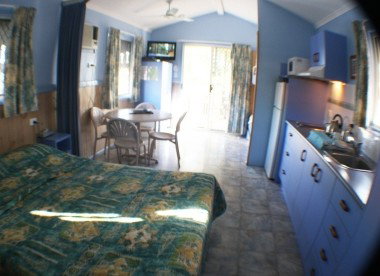 Lake Monduran Holiday Park - Lightning Ridge Tourism 1