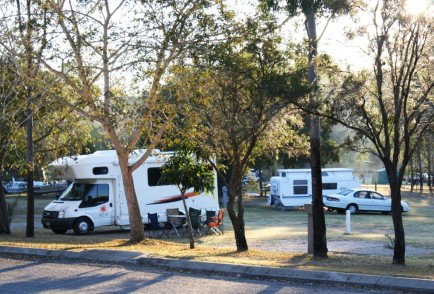Lake Monduran Holiday Park - Lightning Ridge Tourism 2