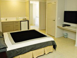 Zilzie Bay - Lightning Ridge Tourism 0