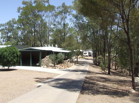 Sapphire Caravan Park - Lightning Ridge Tourism 1