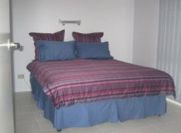 Olas Holiday House - Lightning Ridge Tourism 1
