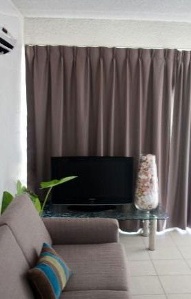 Como Holiday Apartments And Tropical Nites Motel - Lightning Ridge Tourism 1