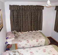 Bay Bed and Breakfast - Lightning Ridge Tourism