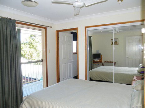 Bay Bed And Breakfast - Lightning Ridge Tourism 1