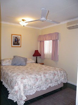 Bay Bed And Breakfast - Lightning Ridge Tourism 2