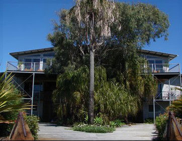 Shutters On The Beach - Lightning Ridge Tourism 1