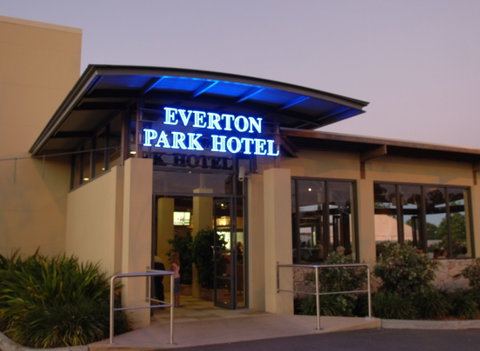 Everton Park Hotel - Lightning Ridge Tourism 0