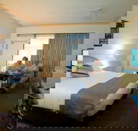 Longreach Motor Inn - Lightning Ridge Tourism