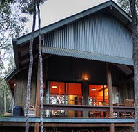 Girraween Environmental Lodge - Lightning Ridge Tourism