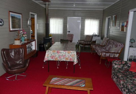 Oaklea Bed And Breakfast And Cottages - Lightning Ridge Tourism 3