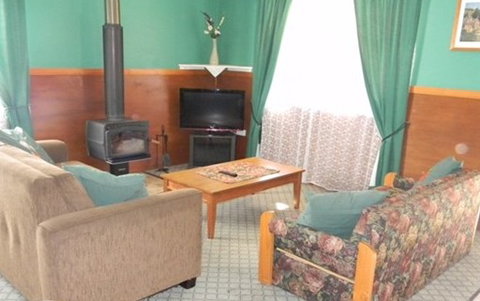Murray Gardens Country Cottages And Motel - Lightning Ridge Tourism 1