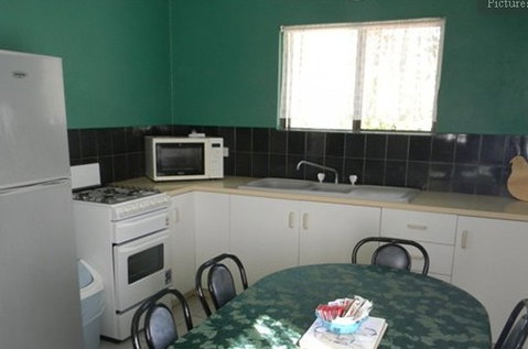 Murray Gardens Country Cottages And Motel - Lightning Ridge Tourism 2