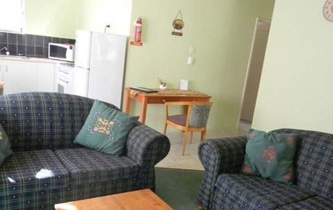 Murray Gardens Country Cottages And Motel - Lightning Ridge Tourism 3
