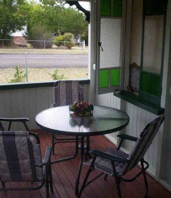 Dillons Cottage - Lightning Ridge Tourism 1