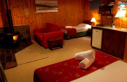 Happy Valley Retreat - Lightning Ridge Tourism 3