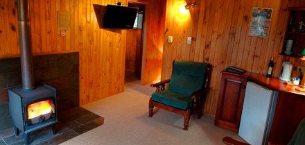 Happy Valley Retreat - Lightning Ridge Tourism 4