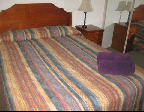 Fairthorpe Apartments - Lightning Ridge Tourism 5