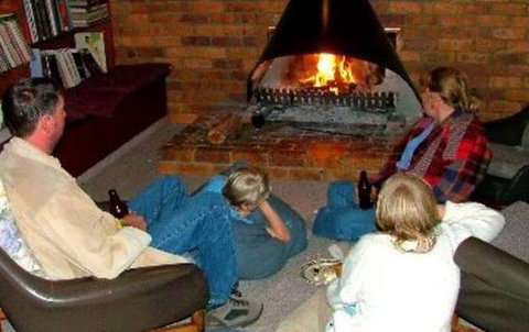 Katandra Mountain Farm House - Lightning Ridge Tourism 1