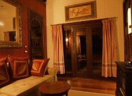 Barney Creek Vineyard Cottages - Lightning Ridge Tourism 1