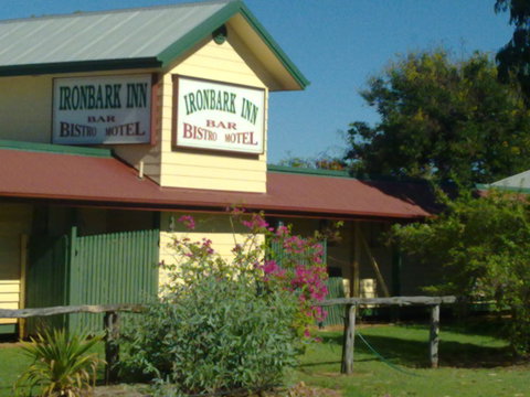 Ironbark Inn Motel - Lightning Ridge Tourism 0