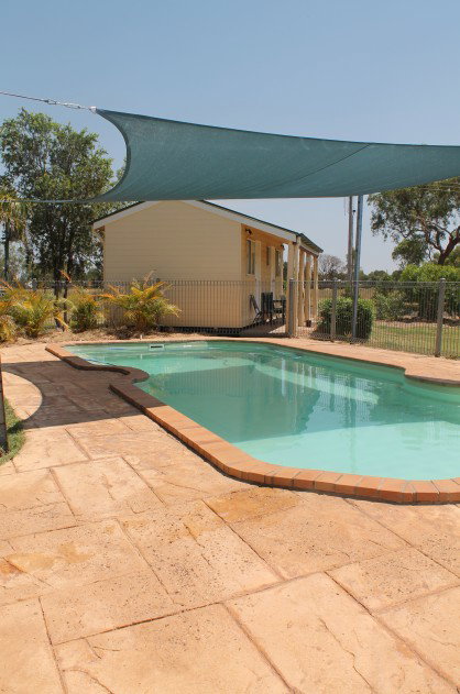Ironbark Inn Motel - Lightning Ridge Tourism 3