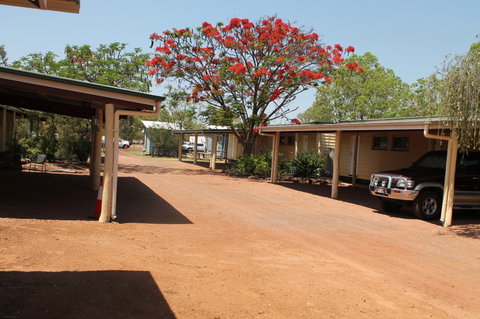 Ironbark Inn Motel - Lightning Ridge Tourism 5