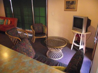 Eagles Rest - Holiday Home - Lightning Ridge Tourism 2