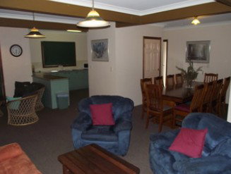 Eagles Rest - Holiday Home - Lightning Ridge Tourism 5