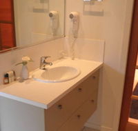 Ravensbourne Escape Silverwood Lodge - Lightning Ridge Tourism