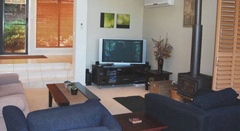 Ravensbourne Escape Silverwood Lodge - Lightning Ridge Tourism 2