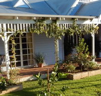 Lanterns Retreat - Lightning Ridge Tourism