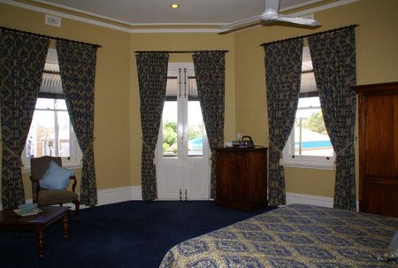 The York Heritage Hotel And Terraces - Lightning Ridge Tourism 1